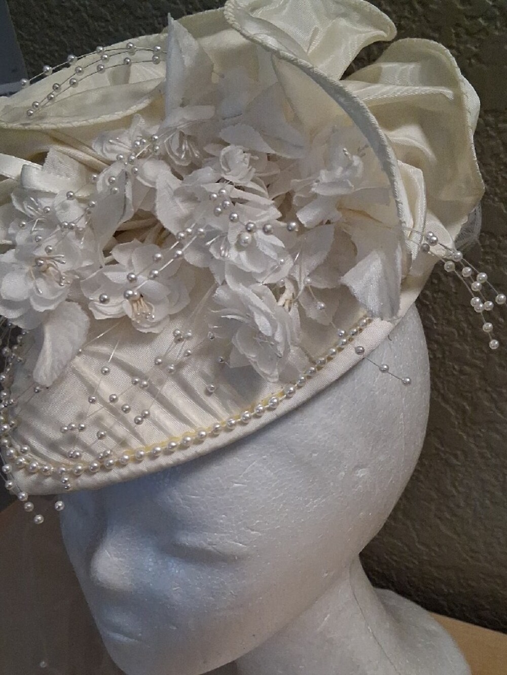 Ivory Floral Pearl Bridal Headpiece 1980's - Picture 2 of 8